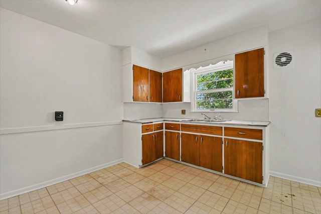1057 Lyon Street Ne, City Of Grand Rapids, MI 49503