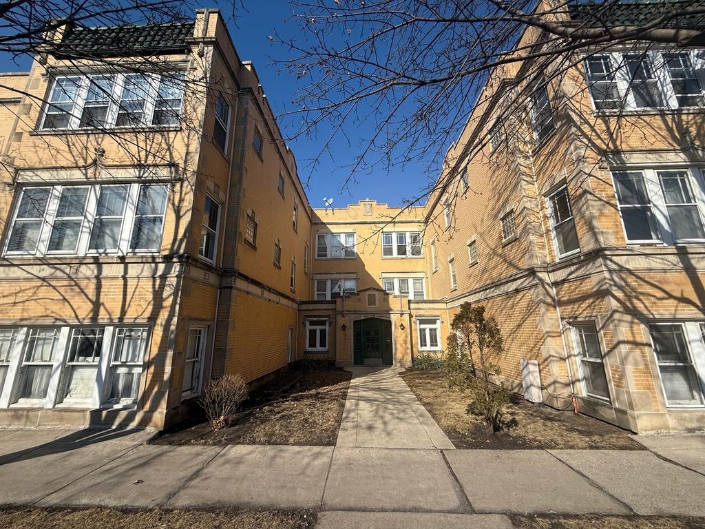 6645 W 21st Street 6, Berwyn, IL 60402