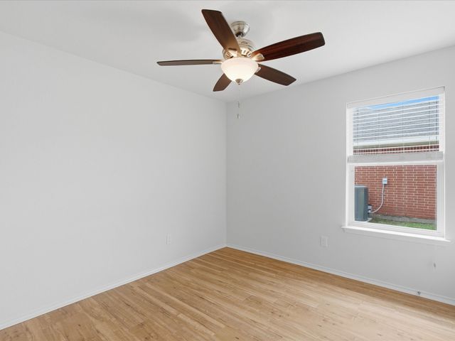 1821 Kingsbrook Trail, Fort Worth, TX 76120