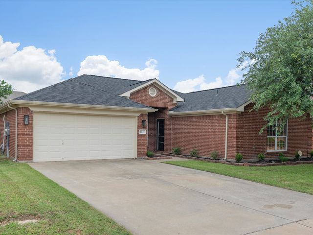 1821 Kingsbrook Trail, Fort Worth, TX 76120