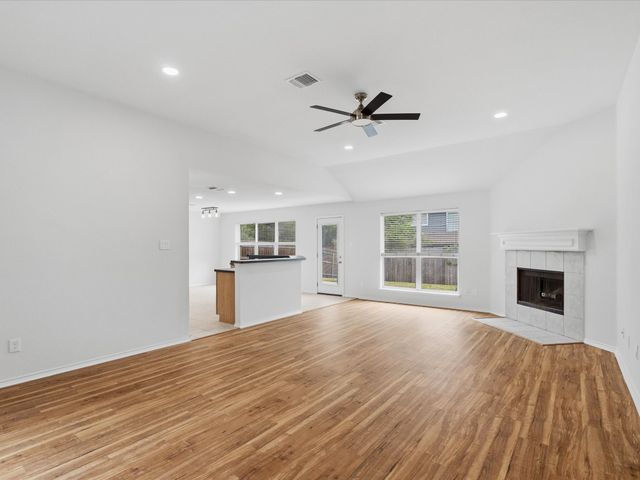 1821 Kingsbrook Trail, Fort Worth, TX 76120