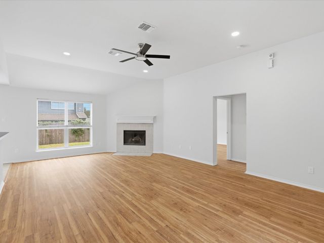 1821 Kingsbrook Trail, Fort Worth, TX 76120