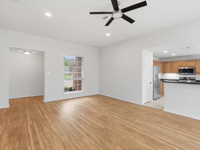 1821 Kingsbrook Trail, Fort Worth, TX 76120