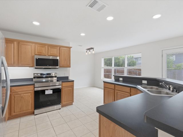 1821 Kingsbrook Trail, Fort Worth, TX 76120