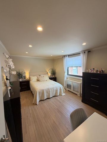 1776 166th Street 4170, Whitestone, NY 11357