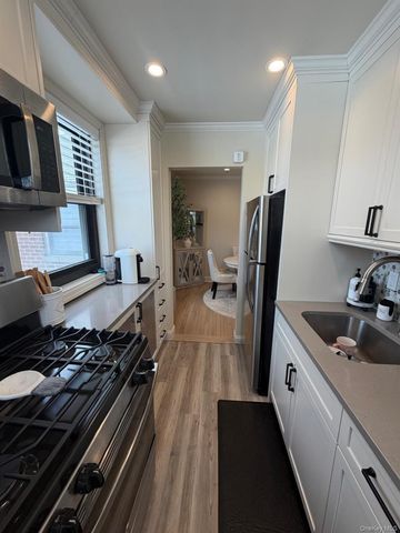 1776 166th Street 4170, Whitestone, NY 11357