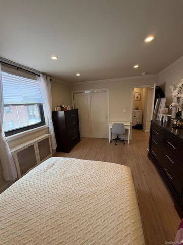 1776 166th Street 4170, Whitestone, NY 11357