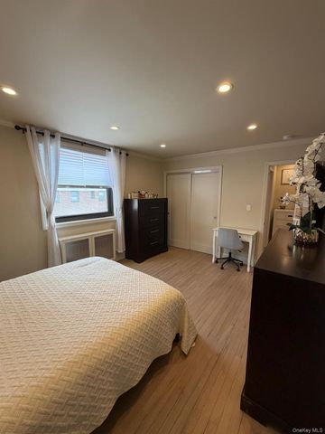 1776 166th Street 4170, Whitestone, NY 11357