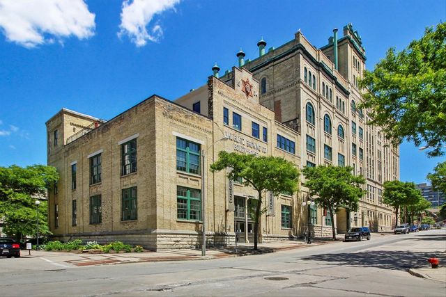 270 E Highland AVENUE #632, Milwaukee, WI 53202