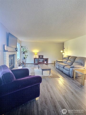 1119 S 249th Place, Des Moines, WA 98198