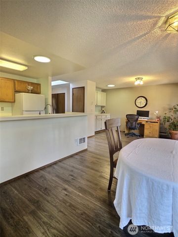 1119 S 249th Place, Des Moines, WA 98198