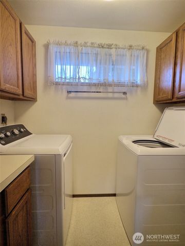 1119 S 249th Place, Des Moines, WA 98198