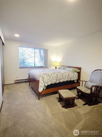 1119 S 249th Place, Des Moines, WA 98198