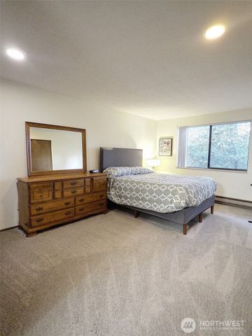 1119 S 249th Place, Des Moines, WA 98198