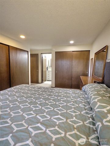 1119 S 249th Place, Des Moines, WA 98198