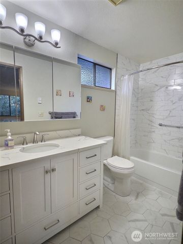 1119 S 249th Place, Des Moines, WA 98198