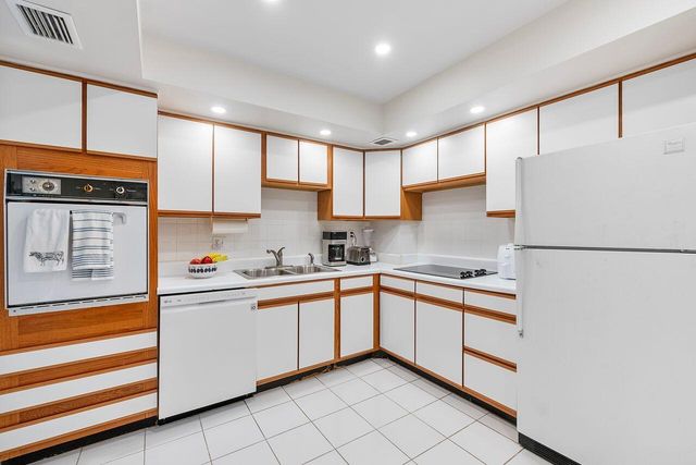 3450 S Ocean Boulevard 118, Palm Beach, FL 33480