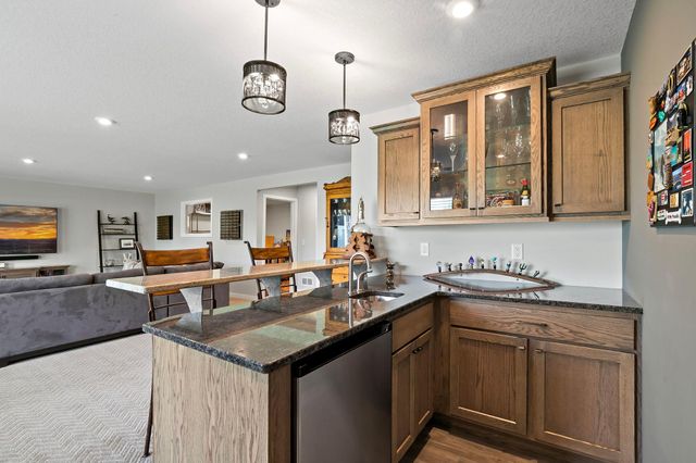11527 Arnie Way N, Lake Elmo, MN 55042