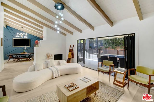 23209 Bigler Street, Woodland Hills (los Angeles), CA 91364