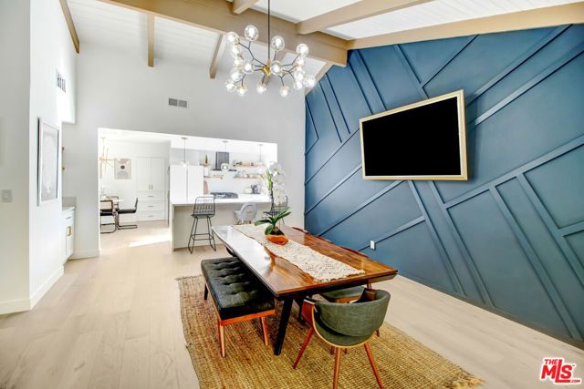 23209 Bigler Street, Woodland Hills (los Angeles), CA 91364