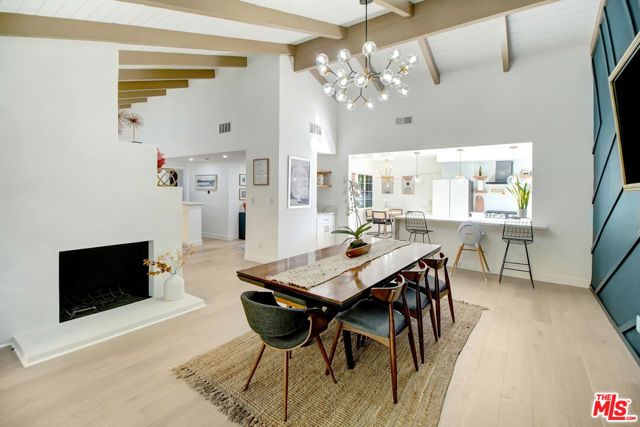 23209 Bigler Street, Woodland Hills (los Angeles), CA 91364