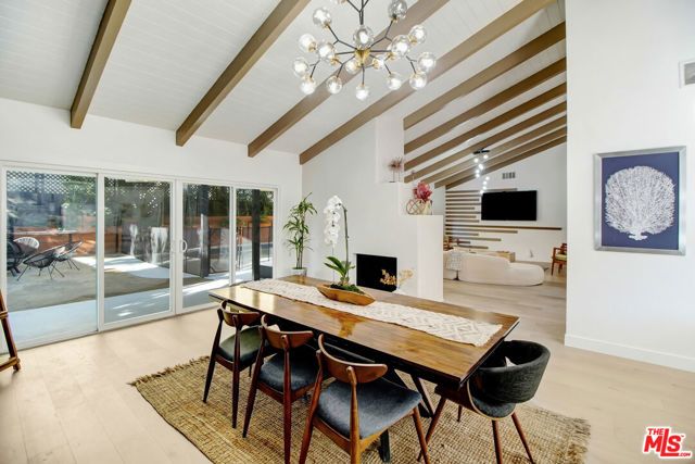 23209 Bigler Street, Woodland Hills (los Angeles), CA 91364