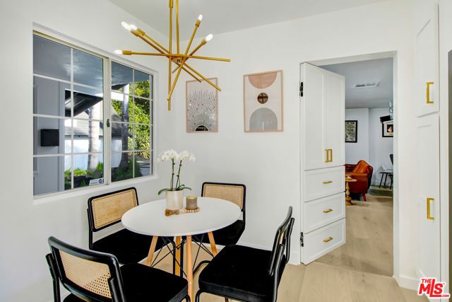23209 Bigler Street, Woodland Hills (los Angeles), CA 91364