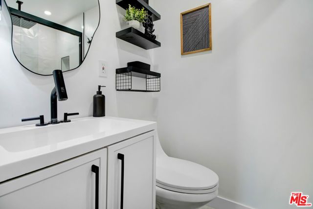 23209 Bigler Street, Woodland Hills (los Angeles), CA 91364