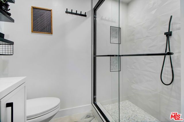 23209 Bigler Street, Woodland Hills (los Angeles), CA 91364