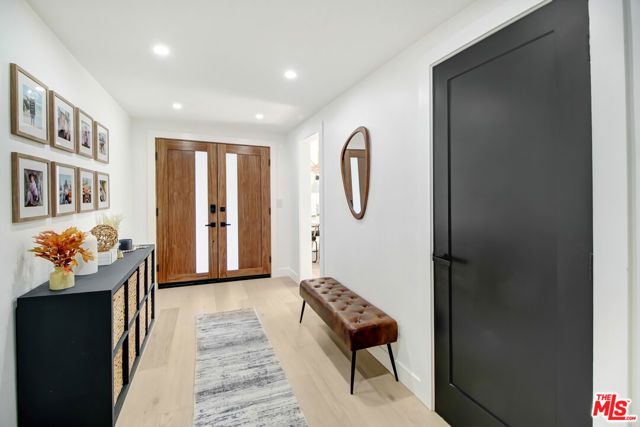 23209 Bigler Street, Woodland Hills (los Angeles), CA 91364