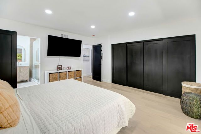23209 Bigler Street, Woodland Hills (los Angeles), CA 91364