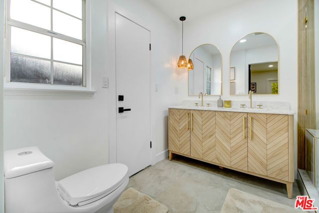 23209 Bigler Street, Woodland Hills (los Angeles), CA 91364