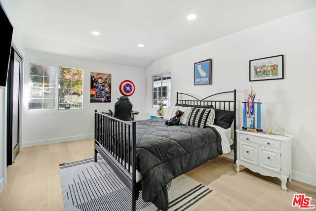 23209 Bigler Street, Woodland Hills (los Angeles), CA 91364