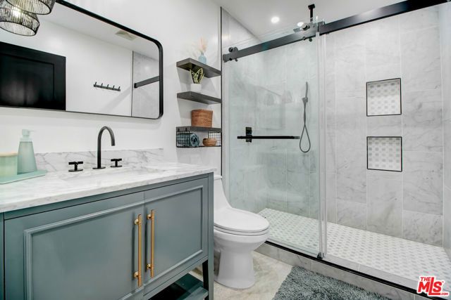 23209 Bigler Street, Woodland Hills (los Angeles), CA 91364