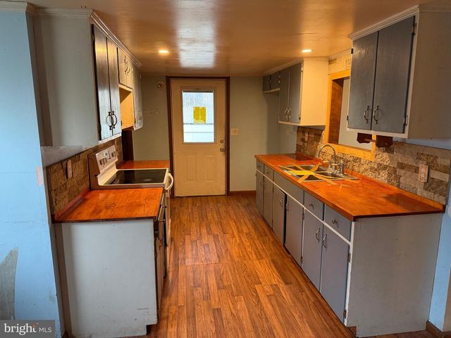 2257 S FORGE RD, Palmyra, PA 17078