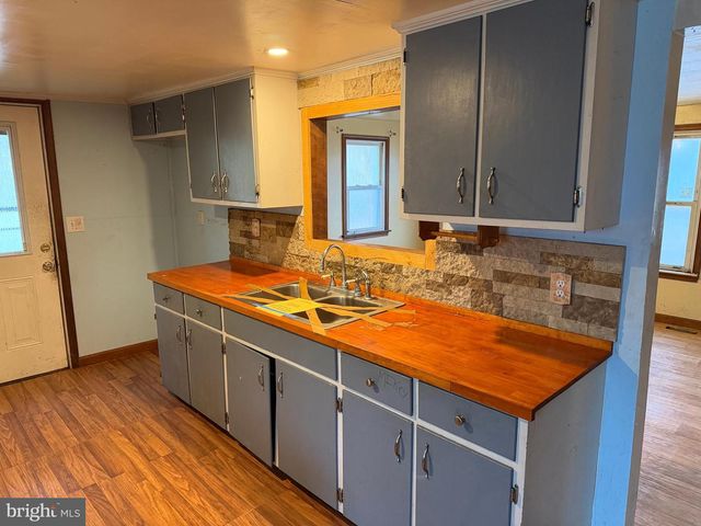 2257 S FORGE RD, Palmyra, PA 17078