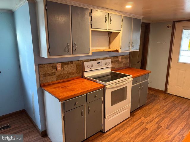 2257 S FORGE RD, Palmyra, PA 17078