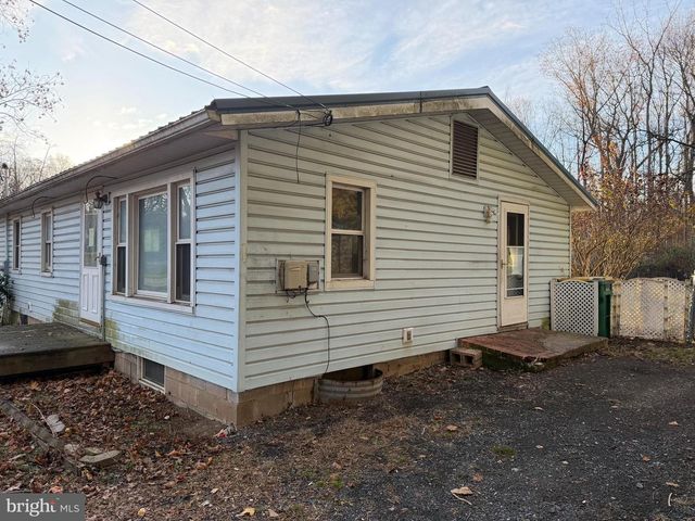 2257 S FORGE RD, Palmyra, PA 17078