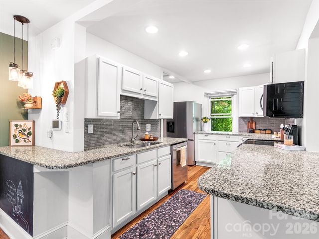 148 Sand Hill Road, Asheville, NC 28806