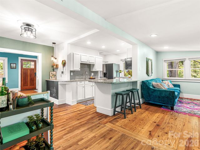 148 Sand Hill Road, Asheville, NC 28806