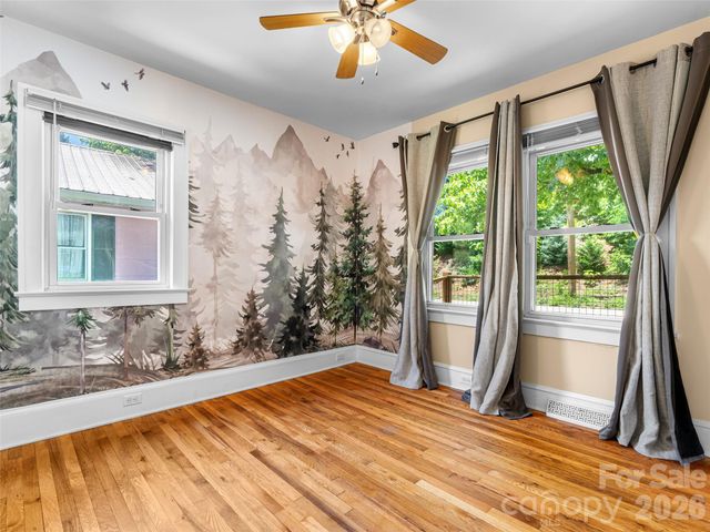 148 Sand Hill Road, Asheville, NC 28806