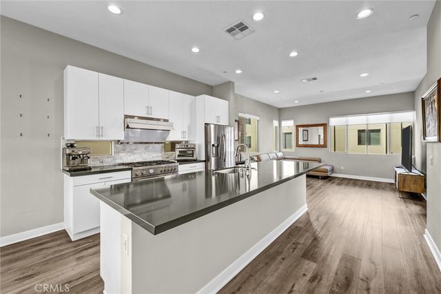 18 Ebb Tide, Newport Beach, CA 92663