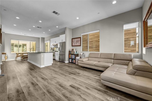 18 Ebb Tide, Newport Beach, CA 92663