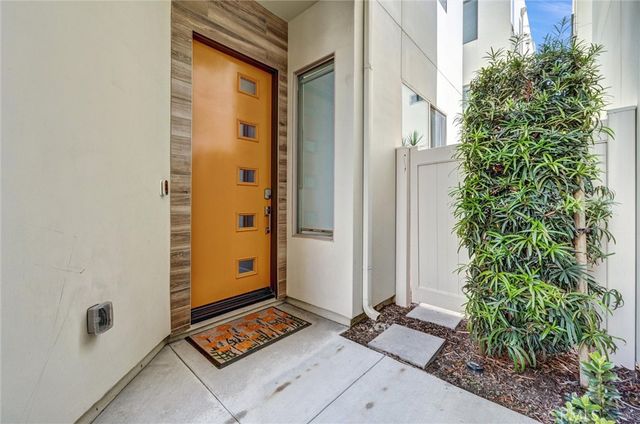 18 Ebb Tide, Newport Beach, CA 92663