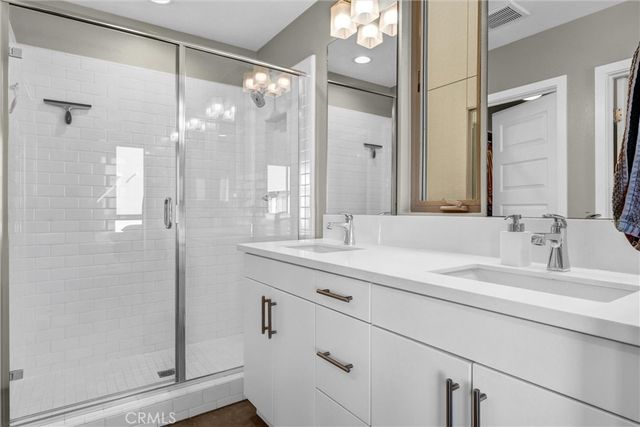 18 Ebb Tide, Newport Beach, CA 92663