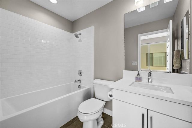 18 Ebb Tide, Newport Beach, CA 92663