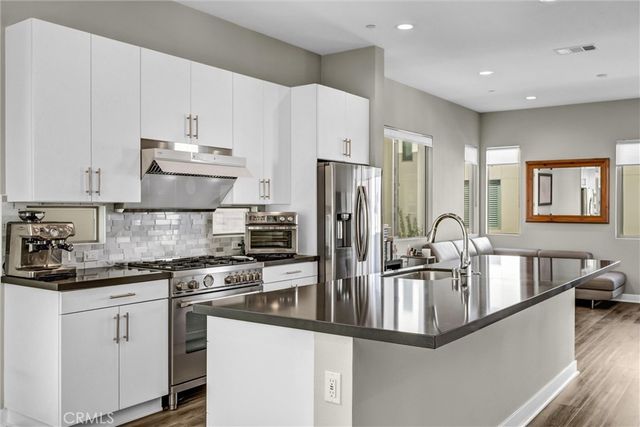 18 Ebb Tide, Newport Beach, CA 92663
