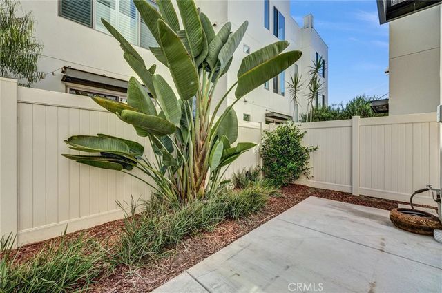 18 Ebb Tide, Newport Beach, CA 92663