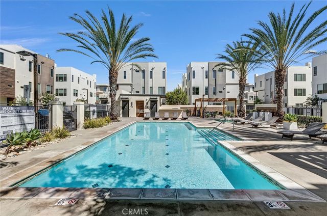18 Ebb Tide, Newport Beach, CA 92663