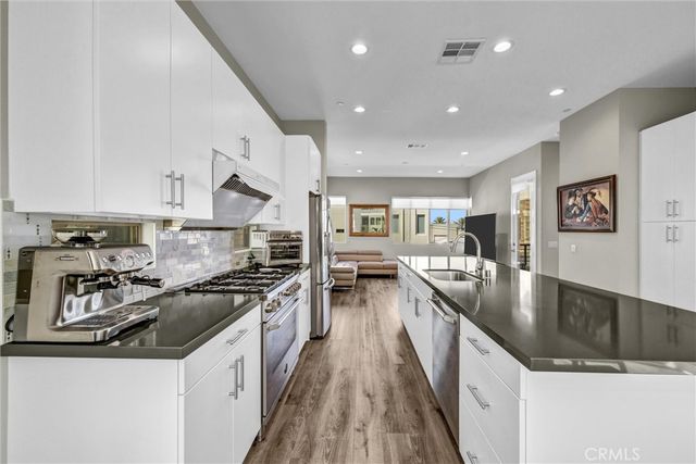 18 Ebb Tide, Newport Beach, CA 92663